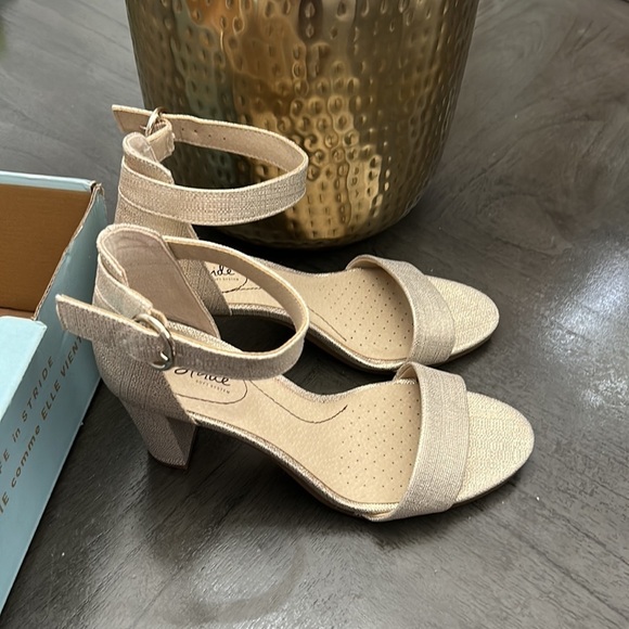 LIFESTRIDE Averly City Sandals (WIDE) - Picture 8 of 14